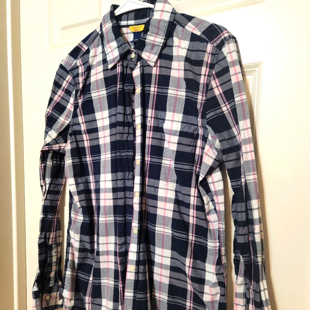 Gorgeous long sleeve ladies Pince&Fox button up shirt. Sz M